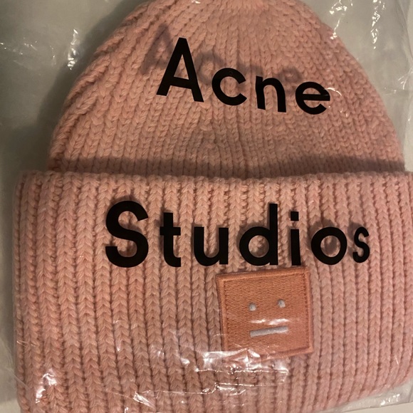 ACNE STUDIOS pink pansy face beanie - Picture 7 of 8